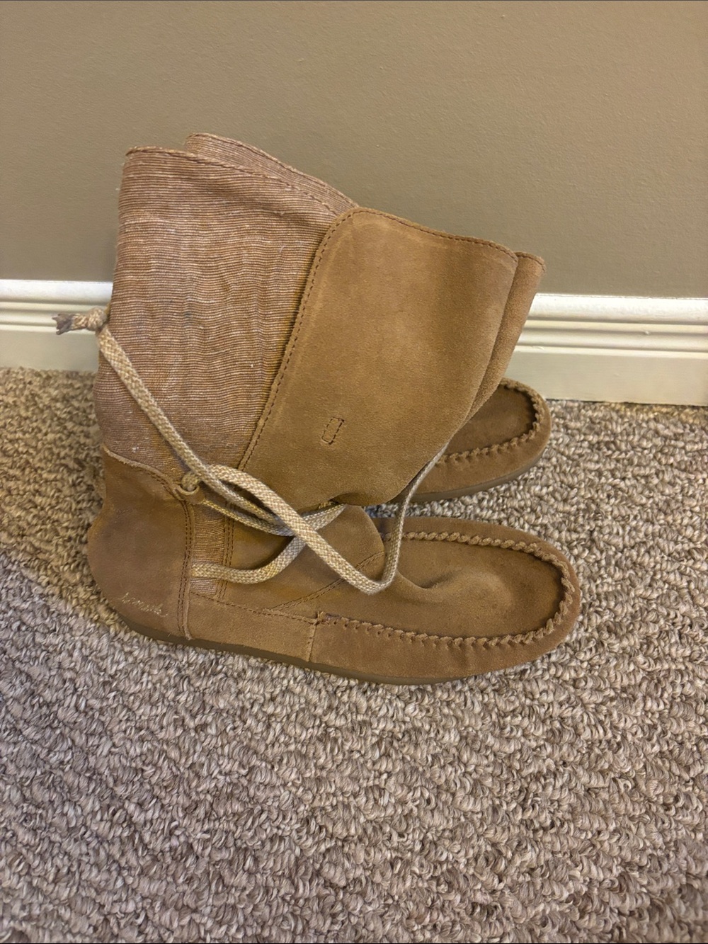 Sanuk Chestnut Suede Moccasin Boots - Tan Size 7